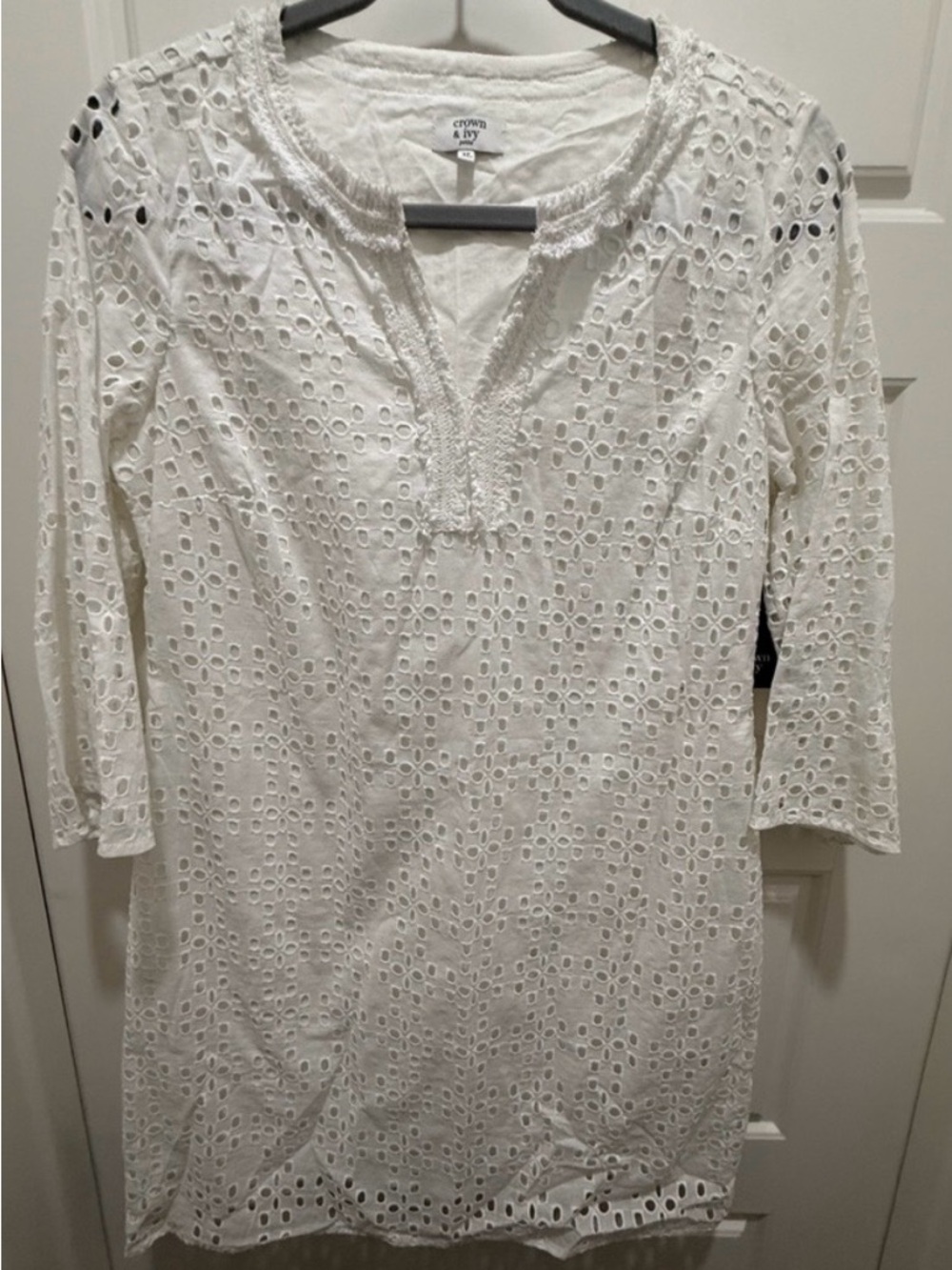 NWT. Crown & Ivy. White Lined Eyelet Tunic Dress. Size 4P.